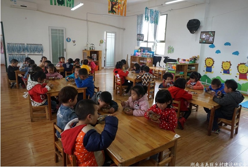 贵州农村学前教育儿童营养改善计划每年惠及80万儿童